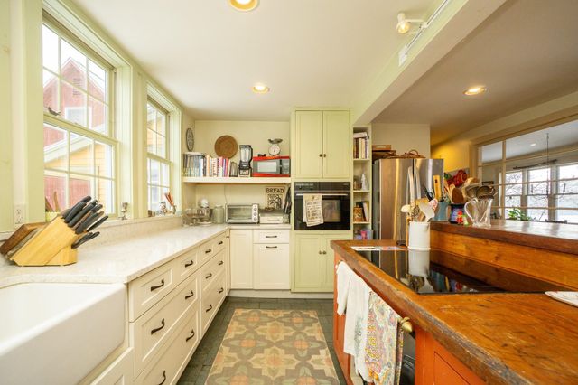 139 Hollow Wood Road, Peacham, VT 05862