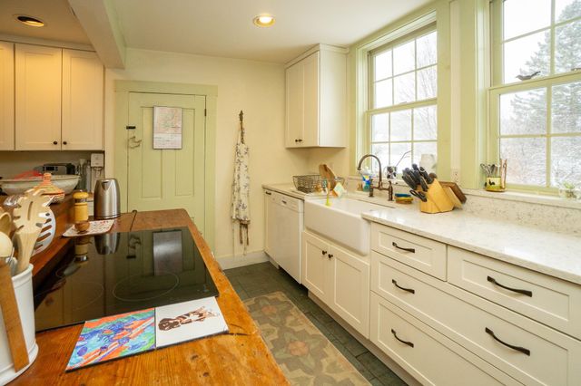 139 Hollow Wood Road, Peacham, VT 05862