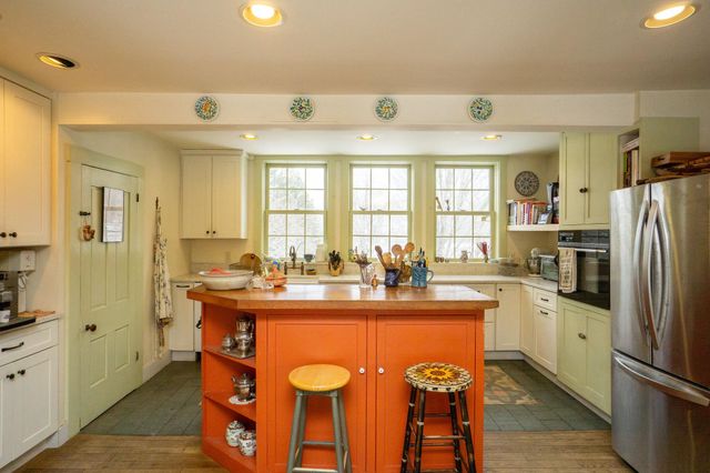 139 Hollow Wood Road, Peacham, VT 05862