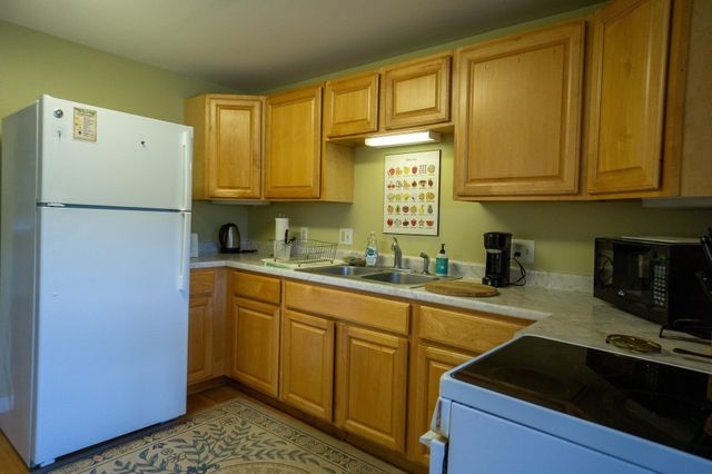 139 Hollow Wood Road, Peacham, VT 05862