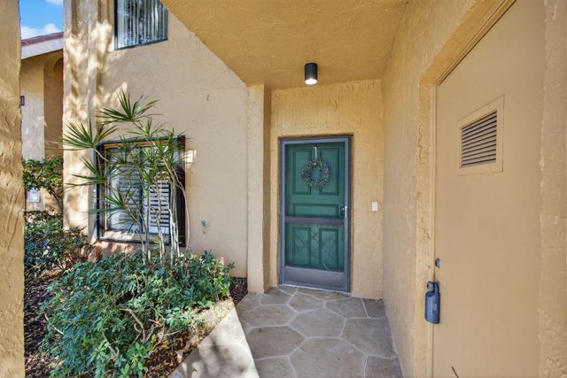 11282 GREEN LAKE Drive 104, Boynton Beach, FL 33437