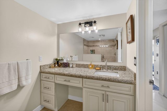 11282 GREEN LAKE Drive 104, Boynton Beach, FL 33437
