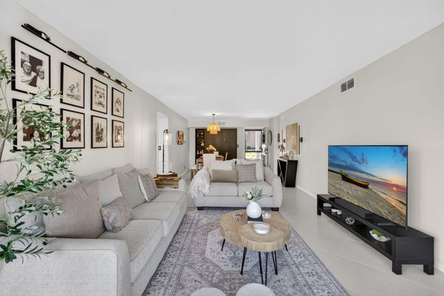 11282 GREEN LAKE Drive 104, Boynton Beach, FL 33437