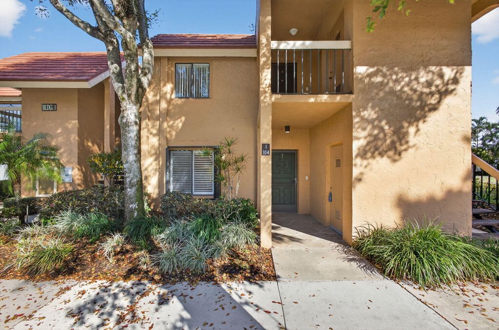 11282 GREEN LAKE Drive 104, Boynton Beach, FL 33437