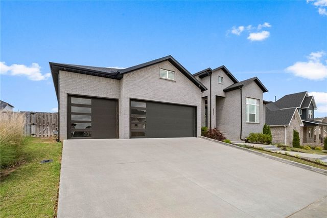 8003 W Bancroft Street, Rogers, AR 72758