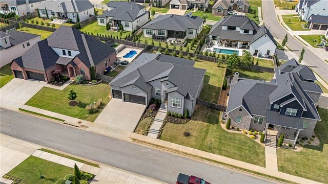 8003 W Bancroft Street, Rogers, AR 72758