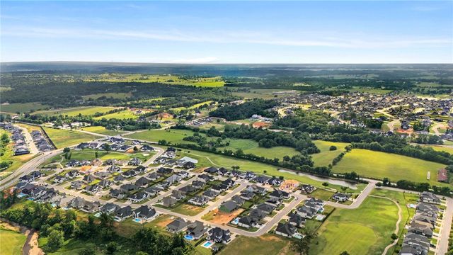 8003 W Bancroft Street, Rogers, AR 72758