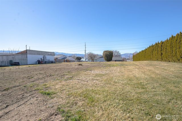 225 N Nile Avenue, East Wenatchee, WA 98802