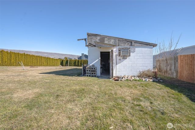 225 N Nile Avenue, East Wenatchee, WA 98802