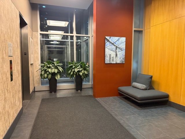 737 W Washington Boulevard 1209, Chicago, IL 60661