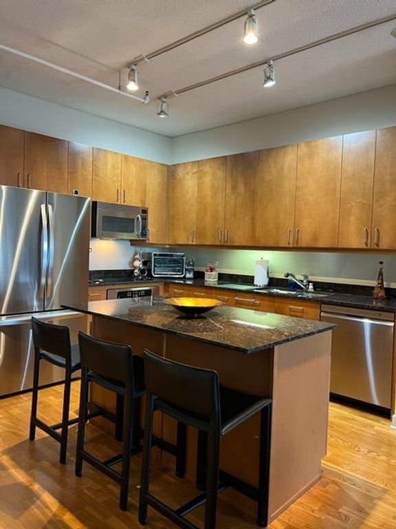 Image 12 of property listing at 737 W Washington Boulevard 1209, Chicago, IL 60661