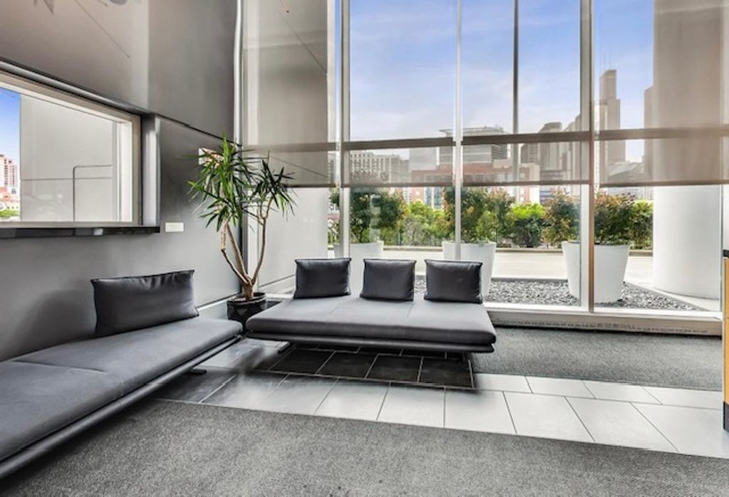 Image 8 of property listing at 737 W Washington Boulevard 1209, Chicago, IL 60661