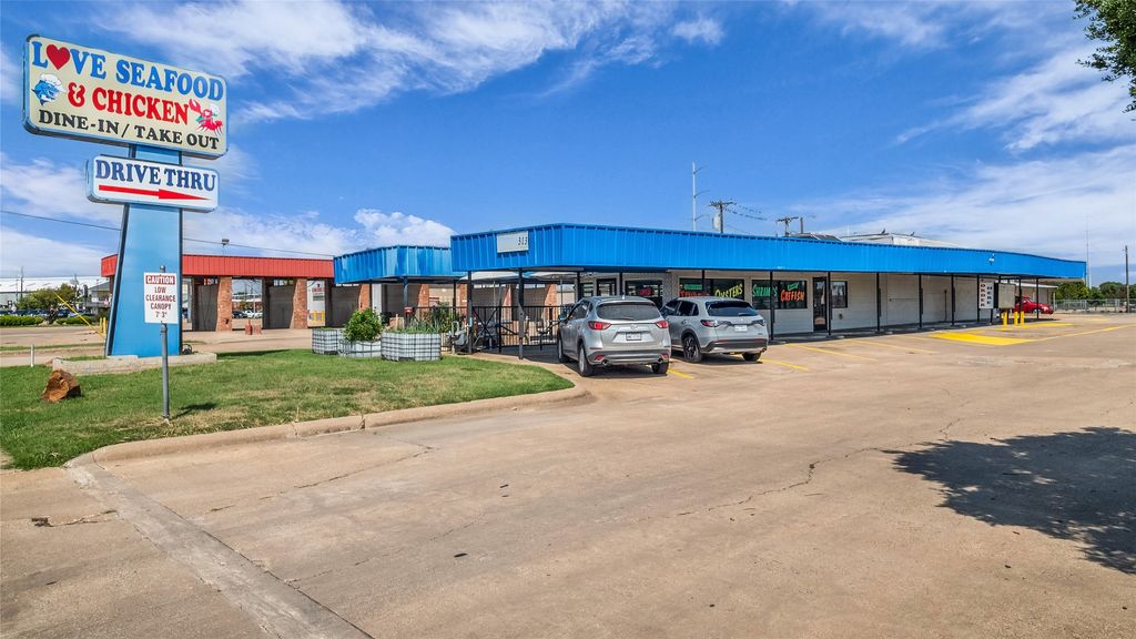 313 Castle Drive, Garland, TX 75040