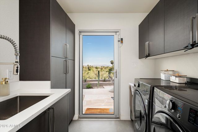 4330 E MCDONALD Drive, Paradise Valley, AZ 85253