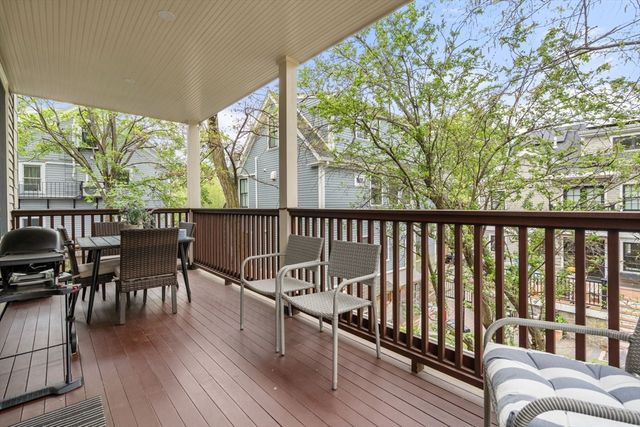 118 Kinnaird St 2, Cambridge, MA 02139