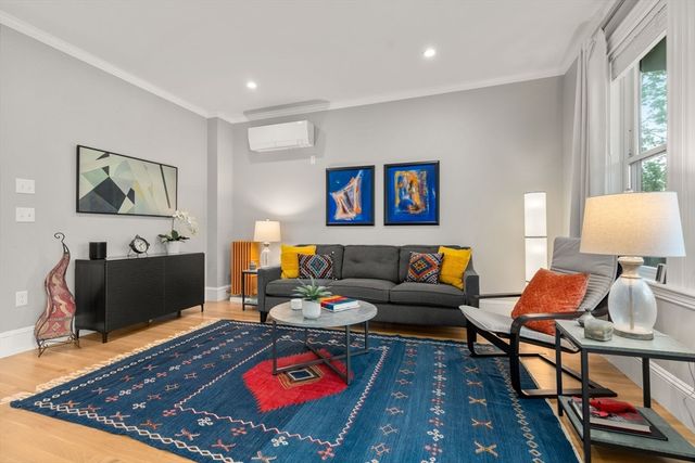 118 Kinnaird St 2, Cambridge, MA 02139