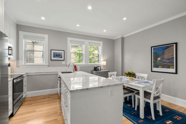 118 Kinnaird St 2, Cambridge, MA 02139