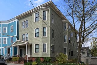 118 Kinnaird St 2, Cambridge, MA 02139