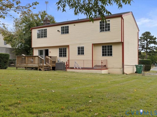 1104 Bentbrook Dr, Highland Springs, VA 23231