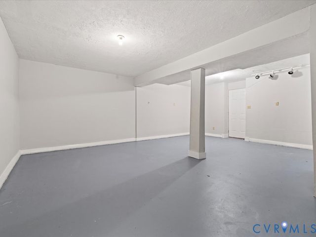 1104 Bentbrook Dr, Highland Springs, VA 23231