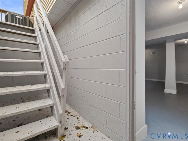 1104 Bentbrook Dr, Highland Springs, VA 23231