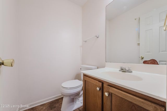 4400 Bays End Ct, Louisville, KY 40245