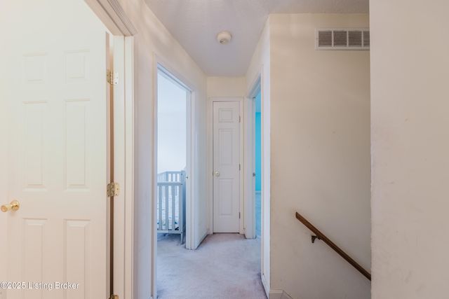 4400 Bays End Ct, Louisville, KY 40245