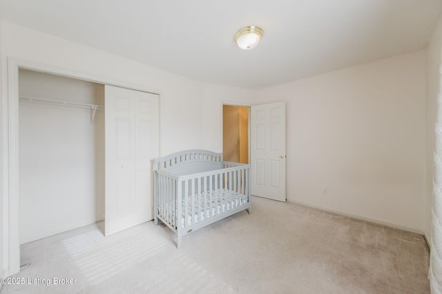 4400 Bays End Ct, Louisville, KY 40245