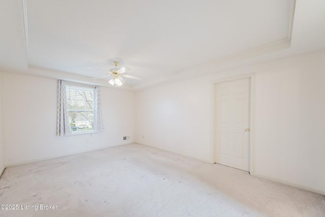 4400 Bays End Ct, Louisville, KY 40245