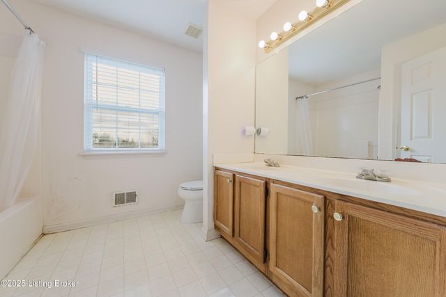 4400 Bays End Ct, Louisville, KY 40245