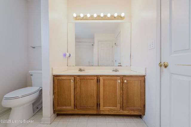 4400 Bays End Ct, Louisville, KY 40245