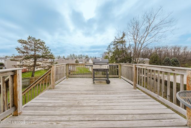 4400 Bays End Ct, Louisville, KY 40245