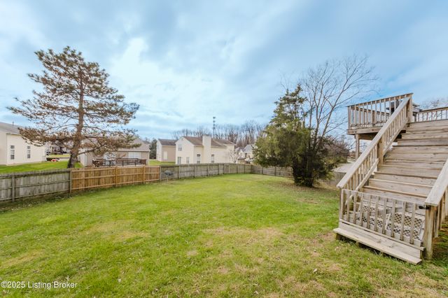 4400 Bays End Ct, Louisville, KY 40245