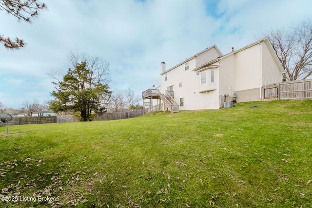 4400 Bays End Ct, Louisville, KY 40245