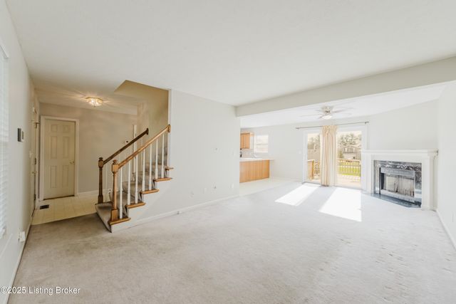 4400 Bays End Ct, Louisville, KY 40245