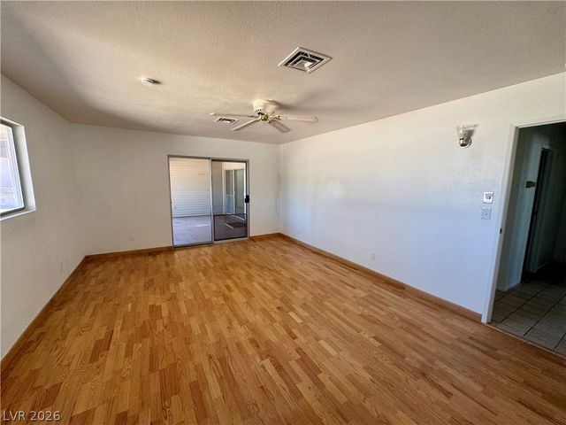 6930 South Valley View Boulevard, Las Vegas, NV 89118