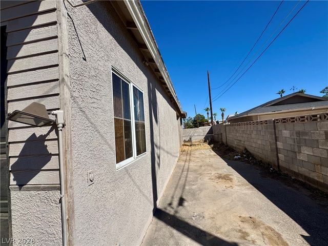 6930 South Valley View Boulevard, Las Vegas, NV 89118