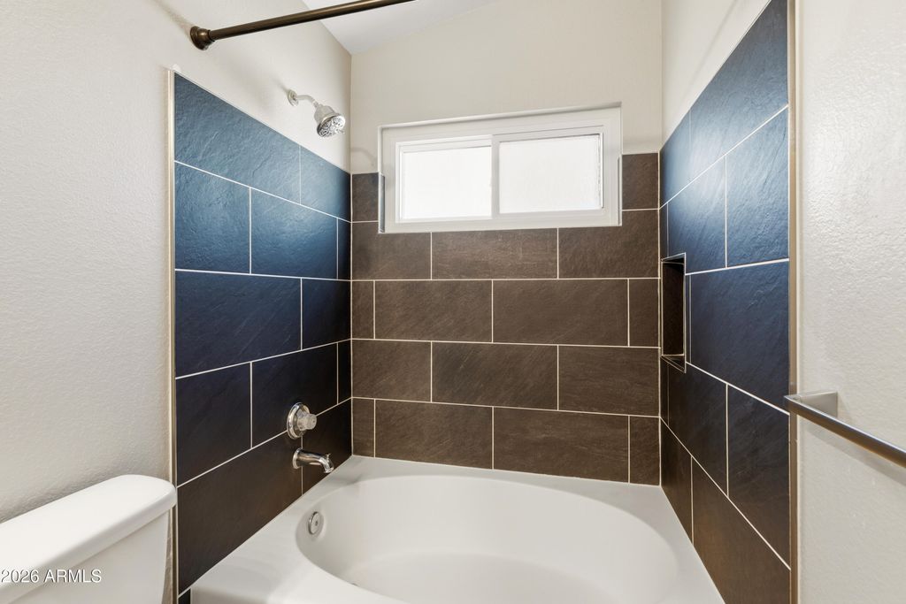 Image 21 of property listing at 15022 S 28TH Street, Phoenix, AZ 85048
