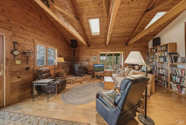 12300 Skaggs Rd, Geyserville, CA 95441