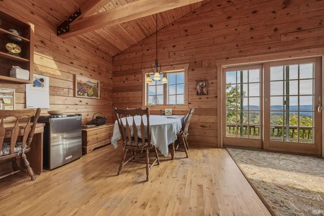 12300 Skaggs Rd, Geyserville, CA 95441