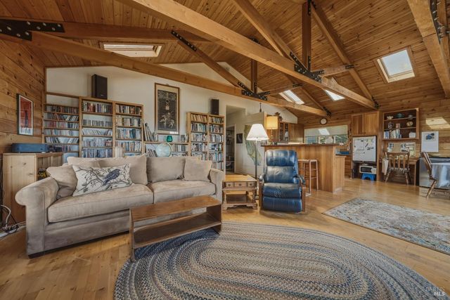 12300 Skaggs Rd, Geyserville, CA 95441