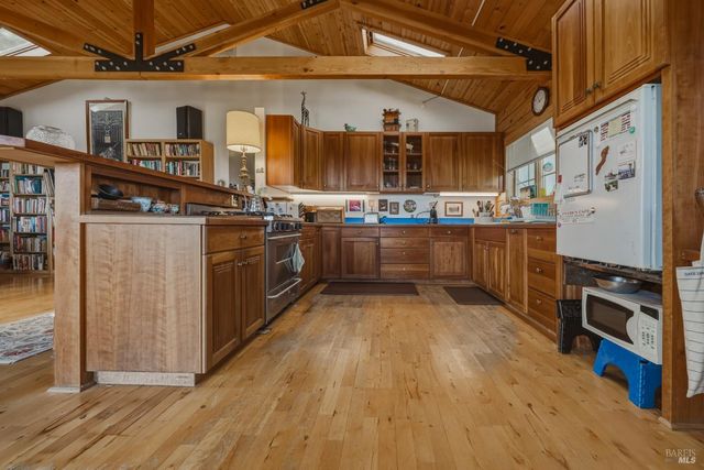 12300 Skaggs Rd, Geyserville, CA 95441