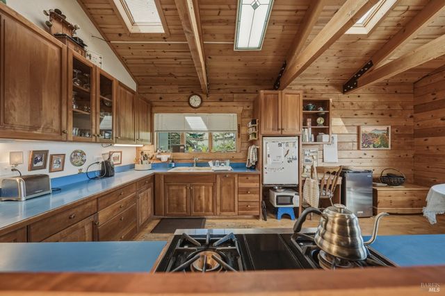 12300 Skaggs Rd, Geyserville, CA 95441