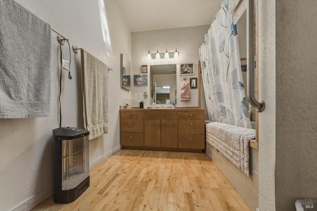 12300 Skaggs Rd, Geyserville, CA 95441