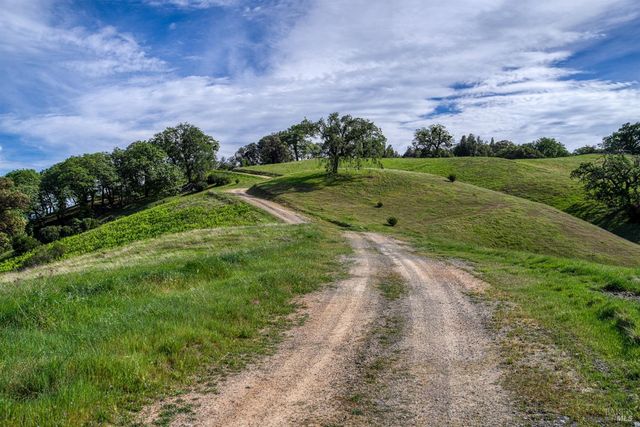 12300 Skaggs Rd, Geyserville, CA 95441