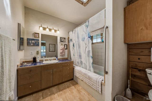 12300 Skaggs Rd, Geyserville, CA 95441