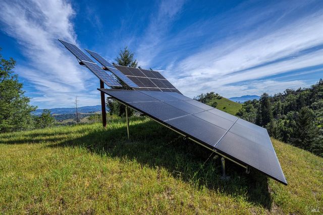 12300 Skaggs Rd, Geyserville, CA 95441