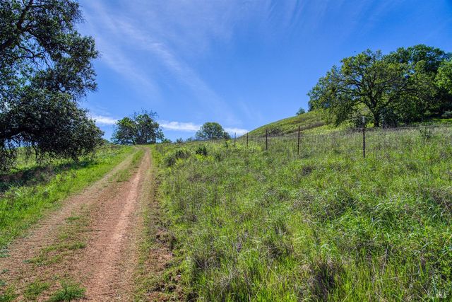 12300 Skaggs Rd, Geyserville, CA 95441