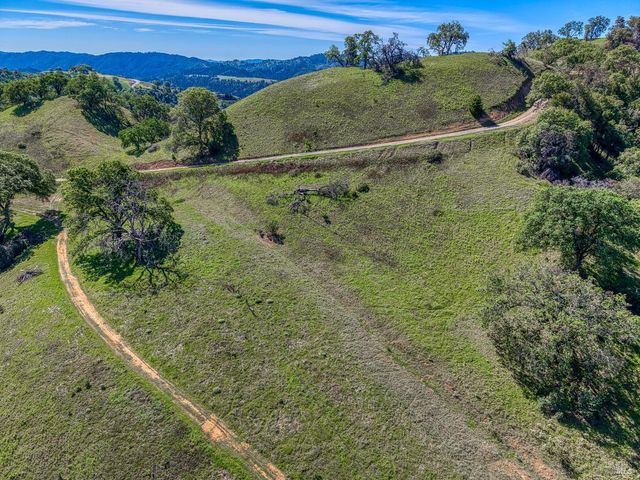 12300 Skaggs Rd, Geyserville, CA 95441