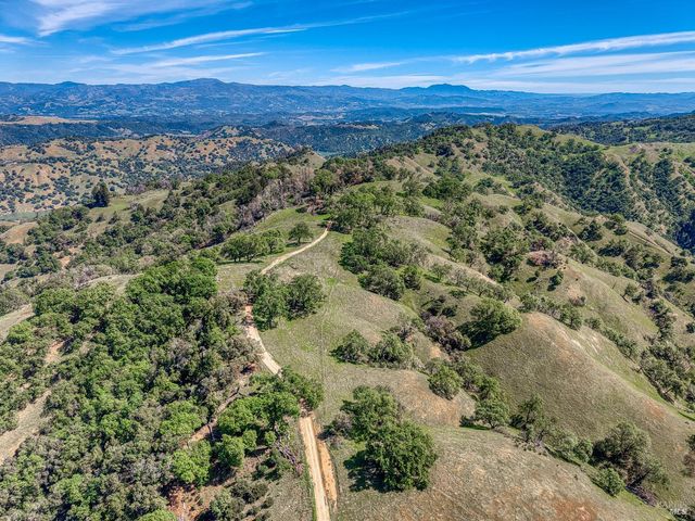 12300 Skaggs Rd, Geyserville, CA 95441